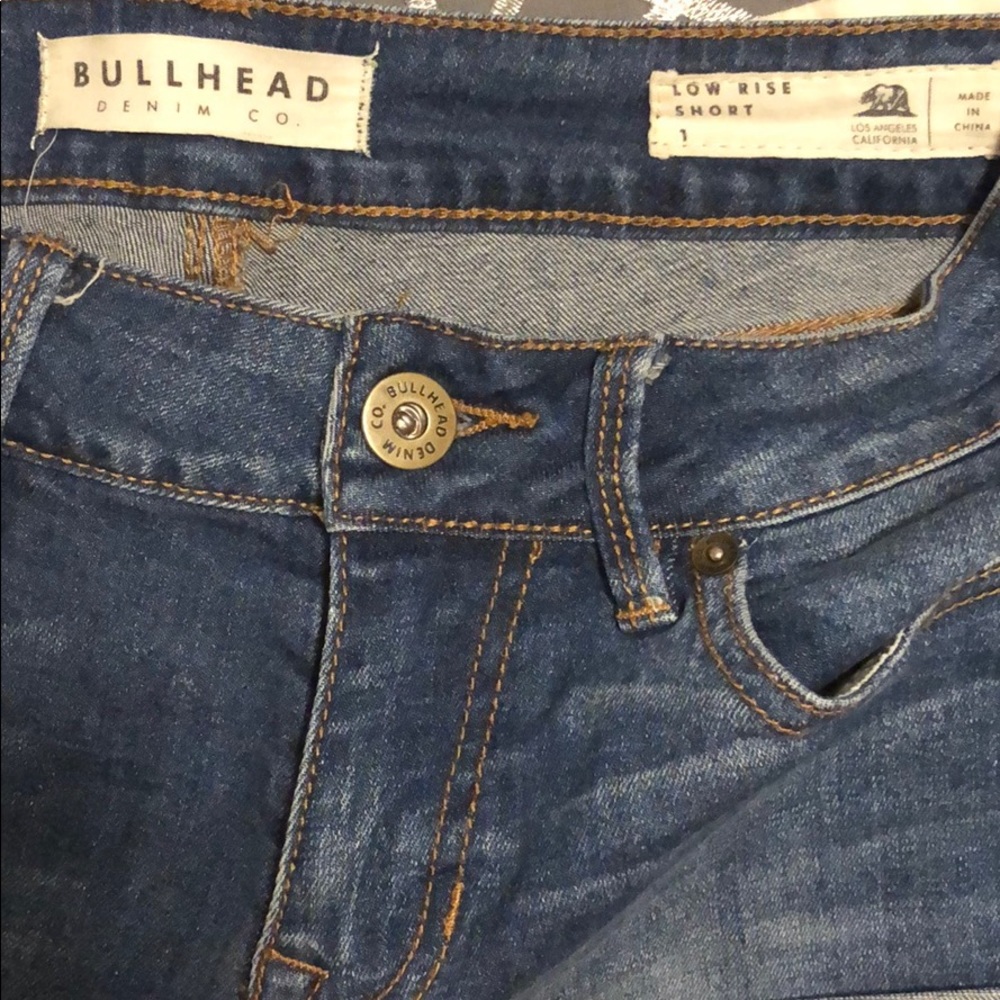 Shorts - Picture 3 of 3